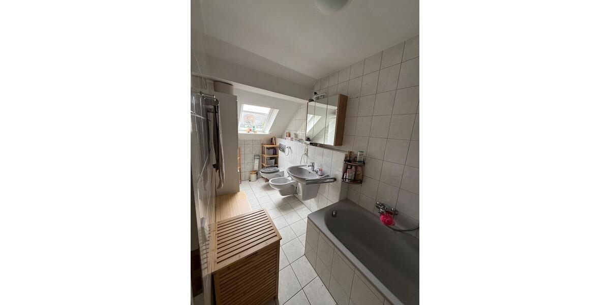 Dachgeschoßwohnung Schwerte - 4 Zimmer, 90 m&sup2;, 700&euro; | Angebot:27543492