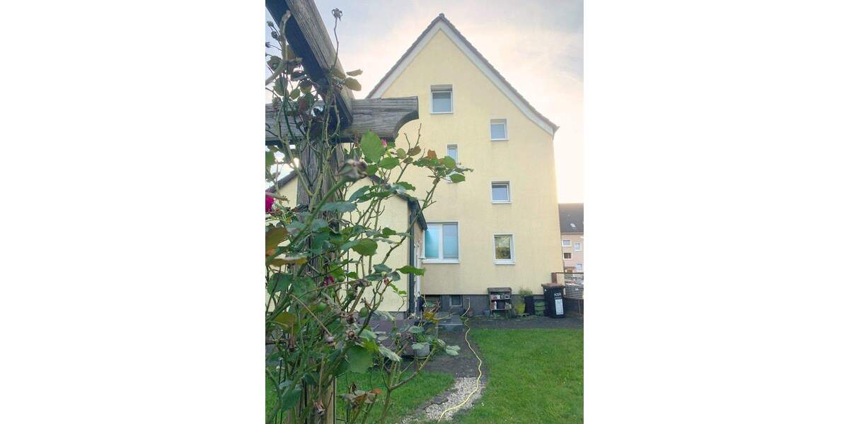 Für Selbstnutzer oder Kapitalanleger! Dreiparteienhaus in ruhiger Lage von Recklinghausen-Grullbad! - Mehrfamilienhaus, Wohnhaus Recklinghausen Süd | Angebot:25536525