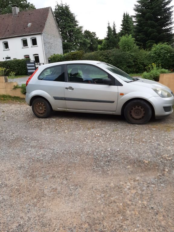 Ford Fiesta 175.000 km 600 € ennepetal 58256