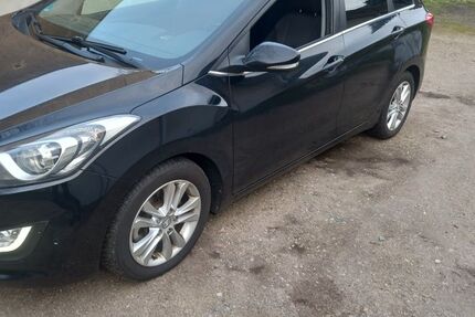 Hyundai i30 173.000 km 5.950 &euro; essen 45138