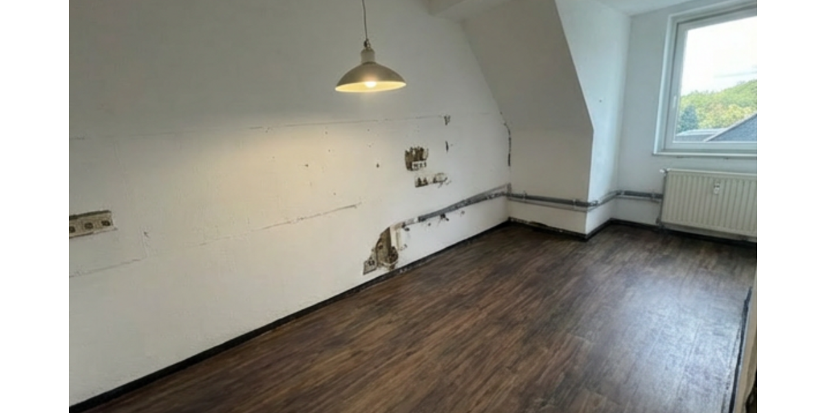 Helle renovierte Dachgeschoss 5 Zimmer Wohnung in Bochum Wattenscheid mit guter Anbindung 5 zimmer