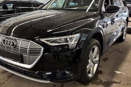 Audi e-tron 81.523 km 29.629 &euro; Hagen 58091