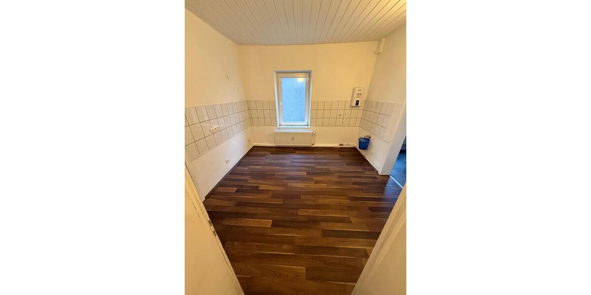 4 Zimmer Dachgeschosswohnung 75qm *frisch renoviert* 4 zimmer