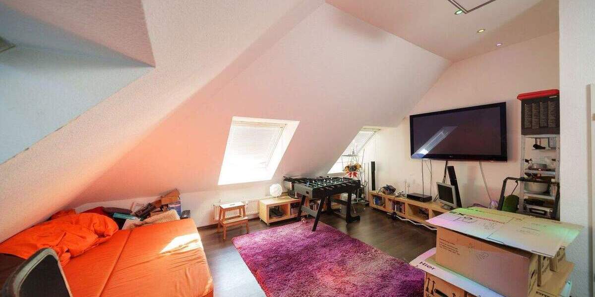 Etagenwohnung Bochum Dahlhausen - 8 Zimmer, 220 m&sup2;, 460.000&euro; | Angebot:25721357