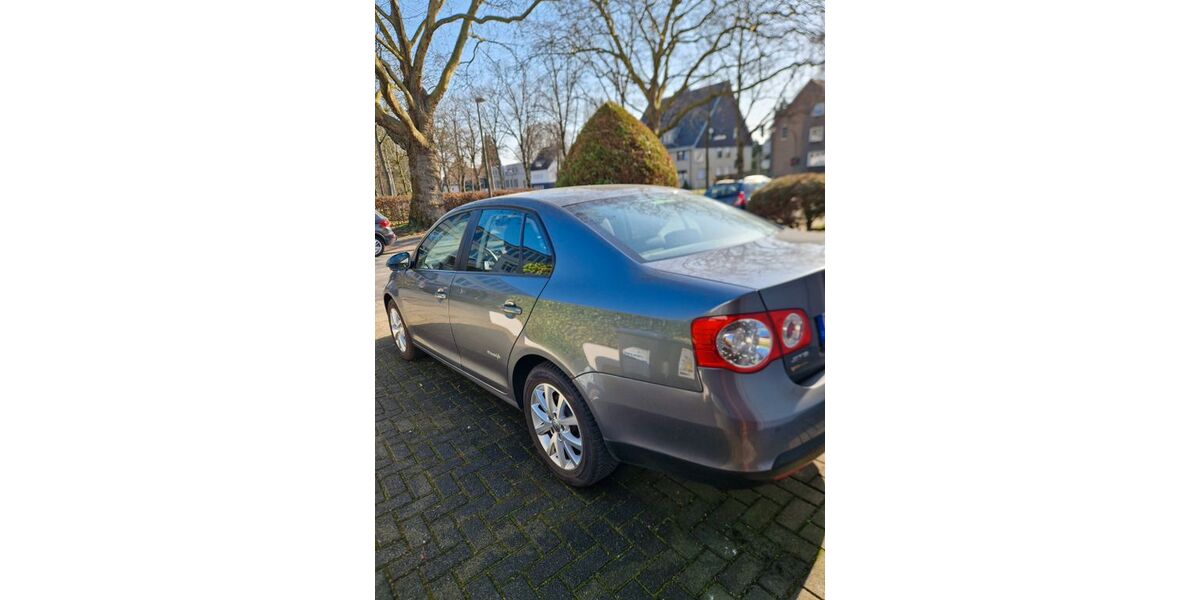 VW Jetta 127.600 km 4.885 &euro; Recklinghausen 45657