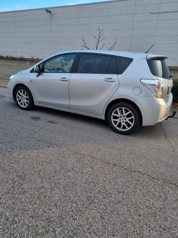 Toyota Verso 210.500 km 5.900 € Bergkamen 59192