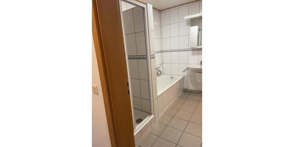Dachgeschoßwohnung Oberhausen Biefang - 3.5 Zimmer, 84 m&sup2;, 810&euro; | Angebot:25935368
