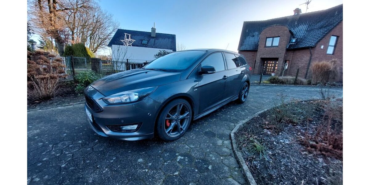 Ford Focus 103.000 km 9.990 &euro; Recklinghausen 45659