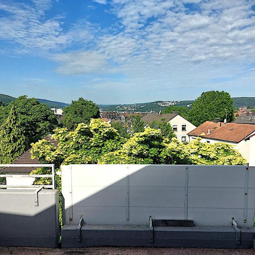 EXKL. Moderne, 4 Z., ETW, 150 qm Wfl., in RUHIHER LAGE (Erbpacht)