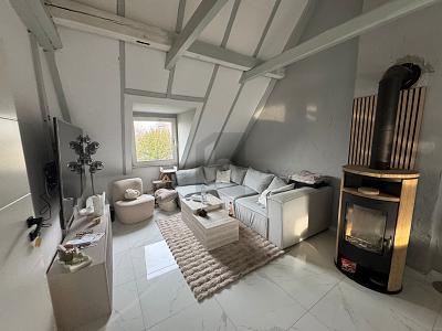 SCHÖNER WOHNEN MIT KAMIN UND OFFENEM STUDIO 4 zimmer