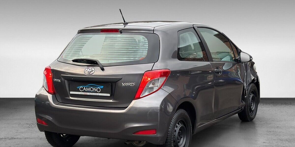 Toyota Yaris 1.0 Basic Radio 91.836 km 2.700 &euro; Wuppertal 42327