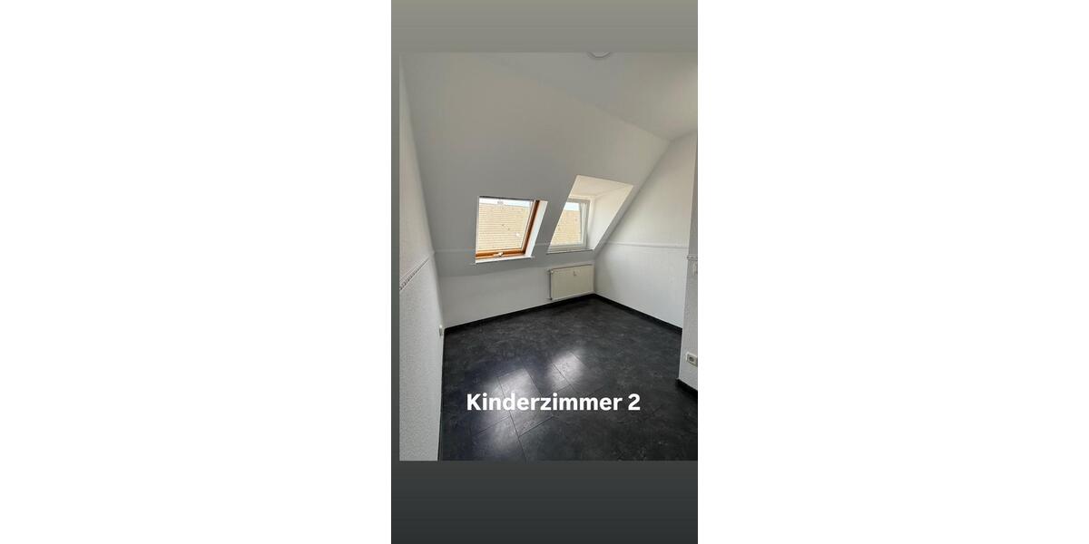 Dachgeschoßwohnung Gelsenkirchen Gelsenkirchen-Mitte - 4 Zimmer, 110 m&sup2;, 1.300&euro; | Angebot:26664036