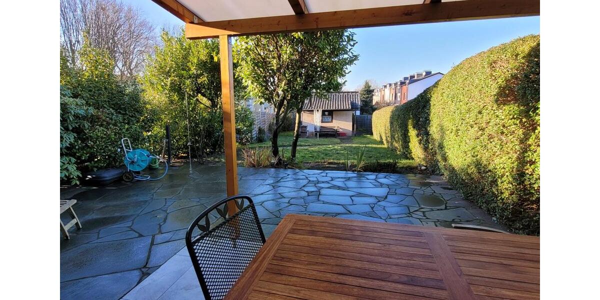 Haus mit großem Garten in Mülheim-Dümpten in Spielstraße 6 zimmer