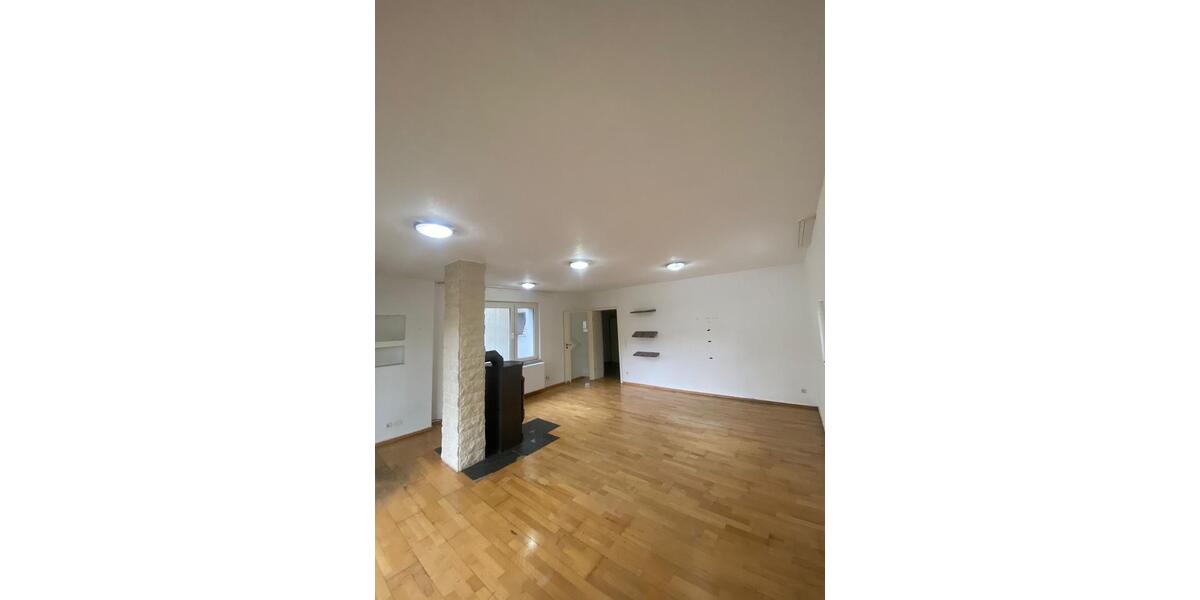 Erdgeschoßwohnung Oberhausen - 1 Zimmer, 110 m&sup2;, 1.425&euro; | Angebot:25967591