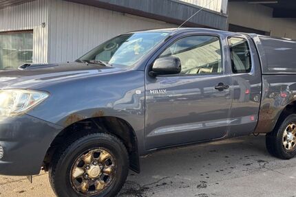 Toyota Hilux 312.000 km 9.400 &euro; Essen 45356