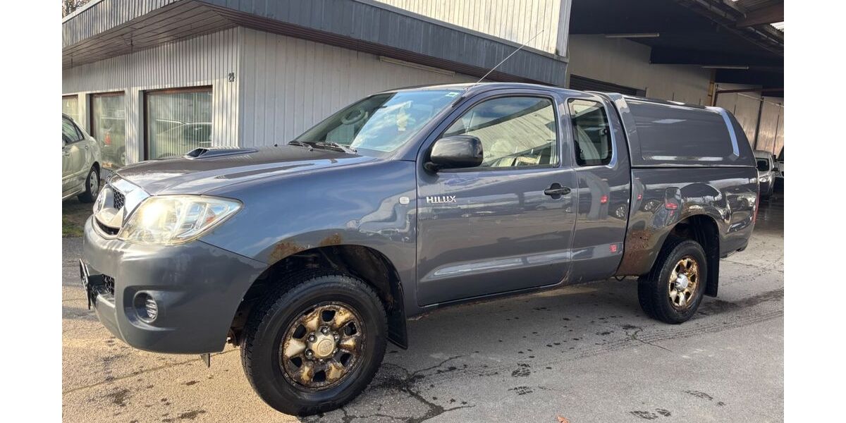 Toyota Hilux 312.000 km 9.400 &euro; Essen 45356