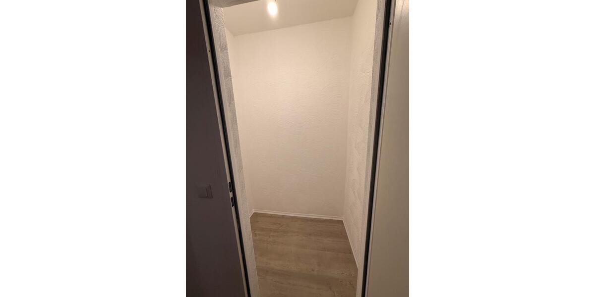 Dachgeschoßwohnung Herne Wanne-Bickern - 6 Zimmer, 130 m&sup2;, 1.300&euro; | Angebot:25448225