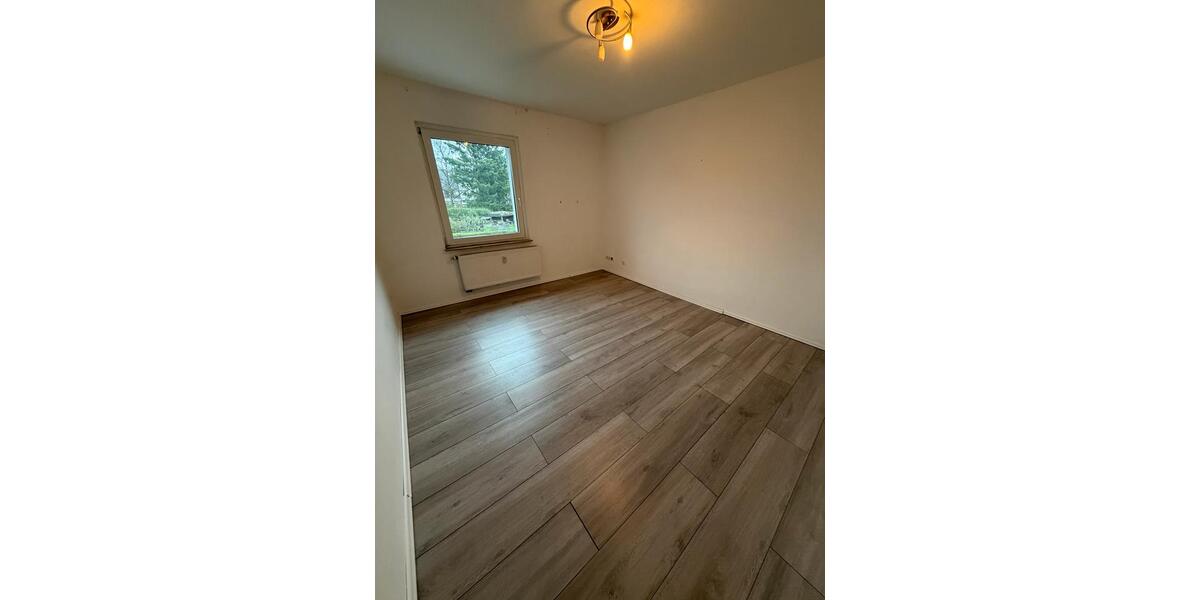 Etagenwohnung Essen Stadtbezirk VI - 4 Zimmer, 100 m&sup2;, 1.100&euro; | Angebot:25596582