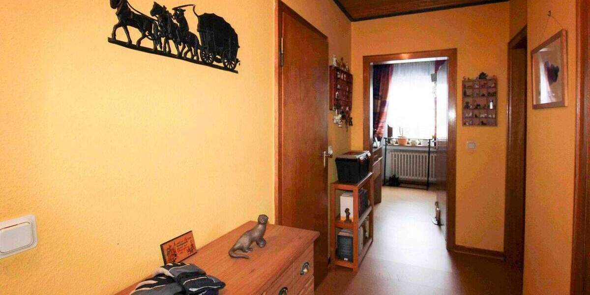 Viel Platz, viele Möglichkeiten: Zweifamilienhaus mit Garten, Wintergarten & Mieteinnahmen! 6 zimmer