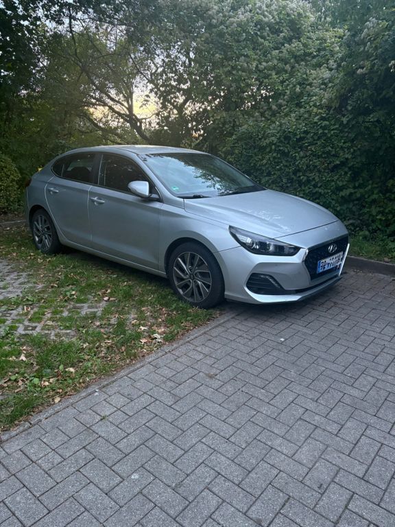 Hyundai i30 90.000 km 13.250 € Dortmund 44339