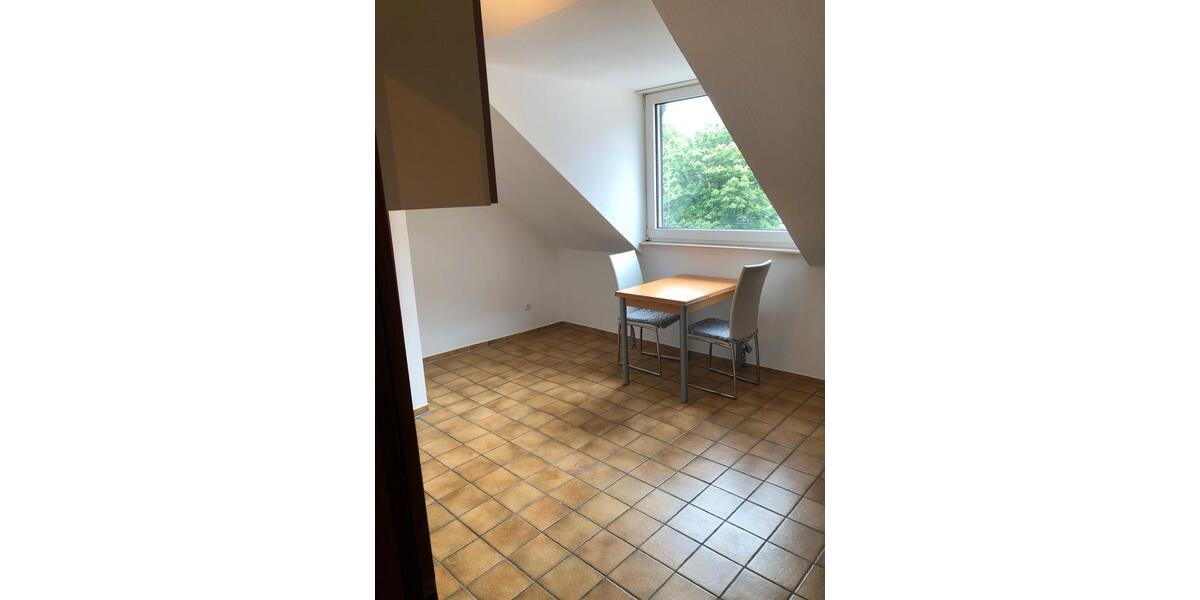 Dachgeschoßwohnung Essen Stadtbezirk III - 2.5 Zimmer, 56 m&sup2;, 135.000&euro; | Angebot:25353846