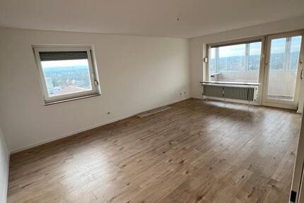 Renovierte 3 Zimmerwohnung mit Balkon 1 zimmer
