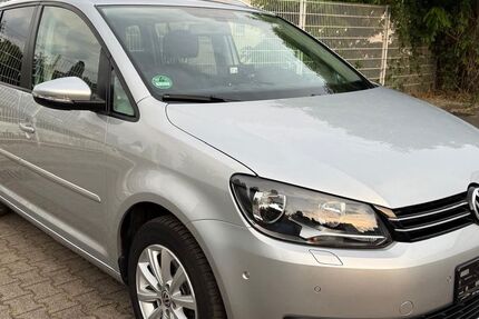 VW Touran 122.213 km 11.990 &euro; Recklinghausen 45663