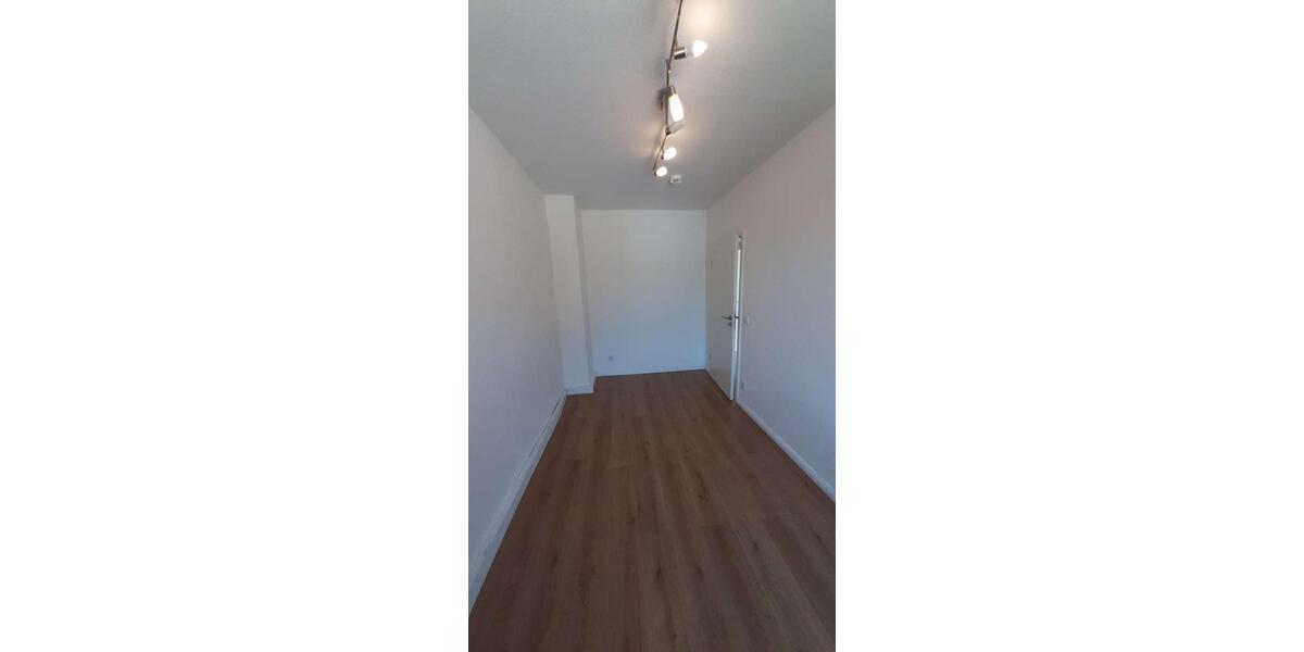 Landgrafenstraße 2- helle 3 ZKB Wohnung im 3.OG zu vermieten 3 zimmer