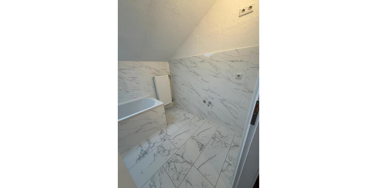 Dachgeschoßwohnung Hagen Hohenlimburg - 4 Zimmer, 122 m&sup2;, 1.250&euro; | Angebot:25284237