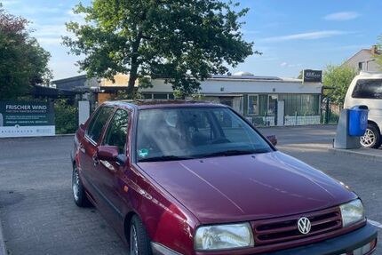 VW Vento 132.000 km 2.300 &euro; Essen 45257