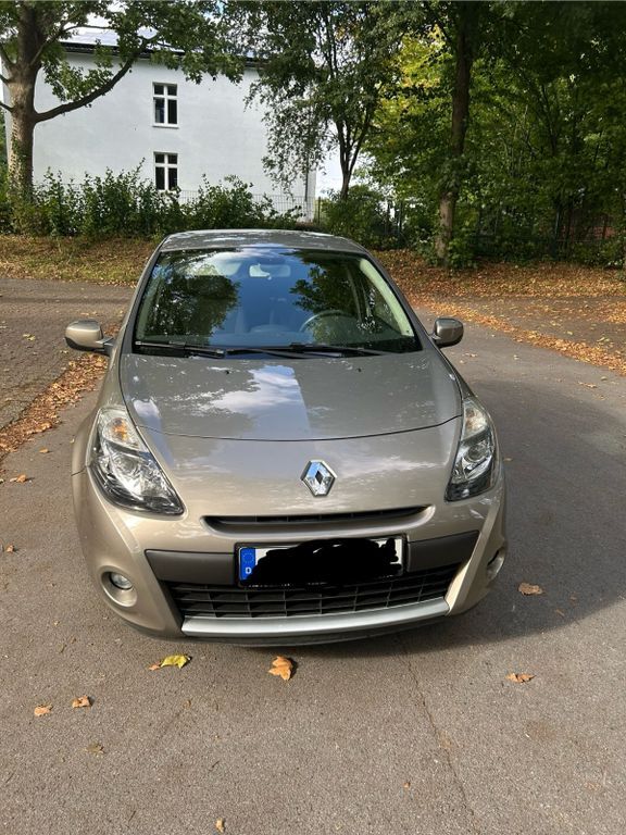 Renault Clio 104.000 km 4.900 € Dortmund 44339