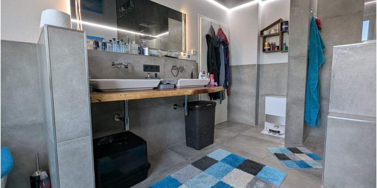 Luxus im Niedrigenergiestandard A+ * Barrierefreie Neubauwohnung, 2 Balkone + hochwertige Küche 4 zimmer