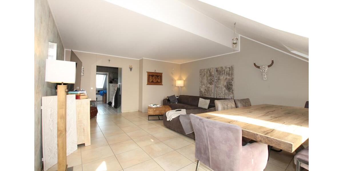 Dachgeschoßwohnung Bottrop Feldhausen - 4 Zimmer, 94 m&sup2;, 860&euro; | Angebot:25743434