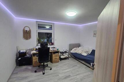 zwei Zimmer mit küche zum wohnen.nd frisch saniert in Dortmund