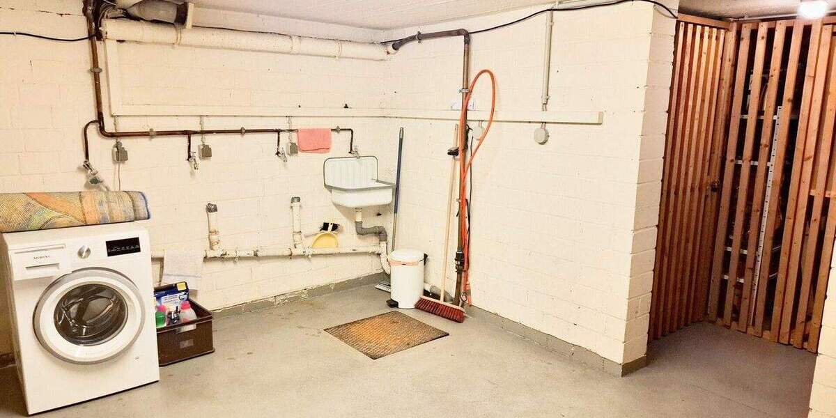 Mehrfamilienhaus, Wohnhaus Velbert Mitte - 9 Zimmer, 208 m&sup2;, 559.000&euro; | Angebot:25228075