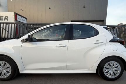 Toyota Yaris 15.000 km 16.950 &euro; Essen 45138