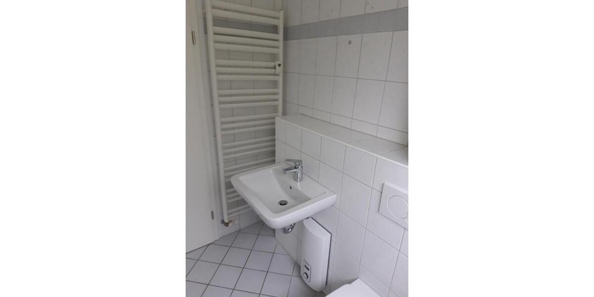 Bei VIVAWEST die Sonnenstrahlen auf dem eigenen Balkon genießen. 2 zimmer