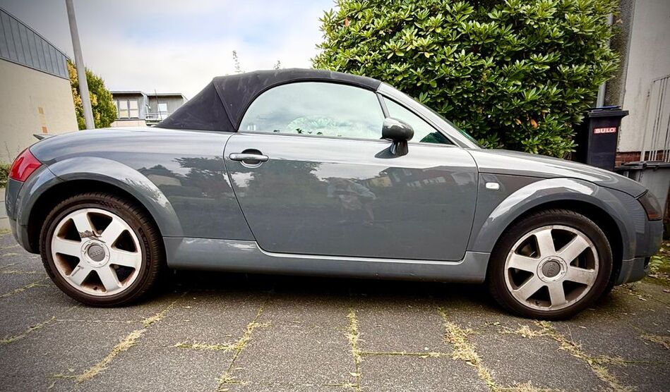 Audi TT 128.000 km 13.300 € Bochum 44795