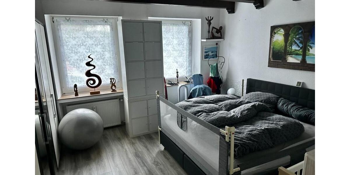 Dahlhausen: Renovierte 3,5 Zimmer EG Wohnung mit Terrasse 3.5 zimmer