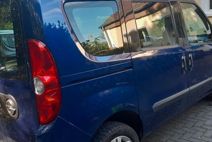 Opel Combo 127.000 km 7.990 &euro; Oberhausen 46147