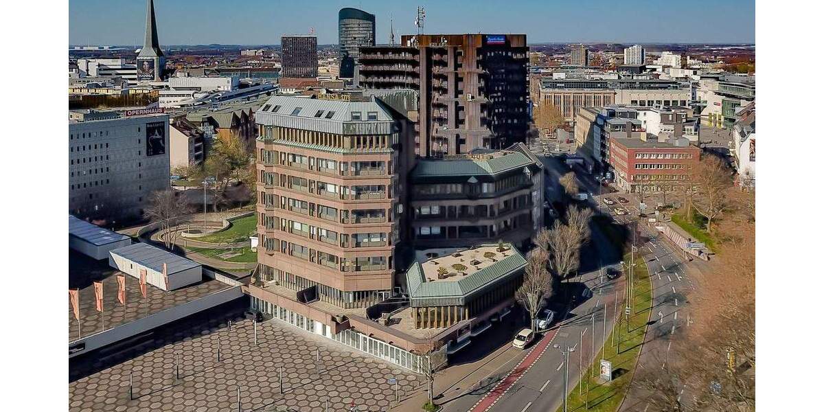 Exklusiv Wohnen in der City: 4,5 Zimmer mit Balkon - Aufzug - Tiefgarage 4 zimmer