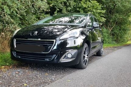 Peugeot 5008 102.000 km 8.200 € Datteln 45711