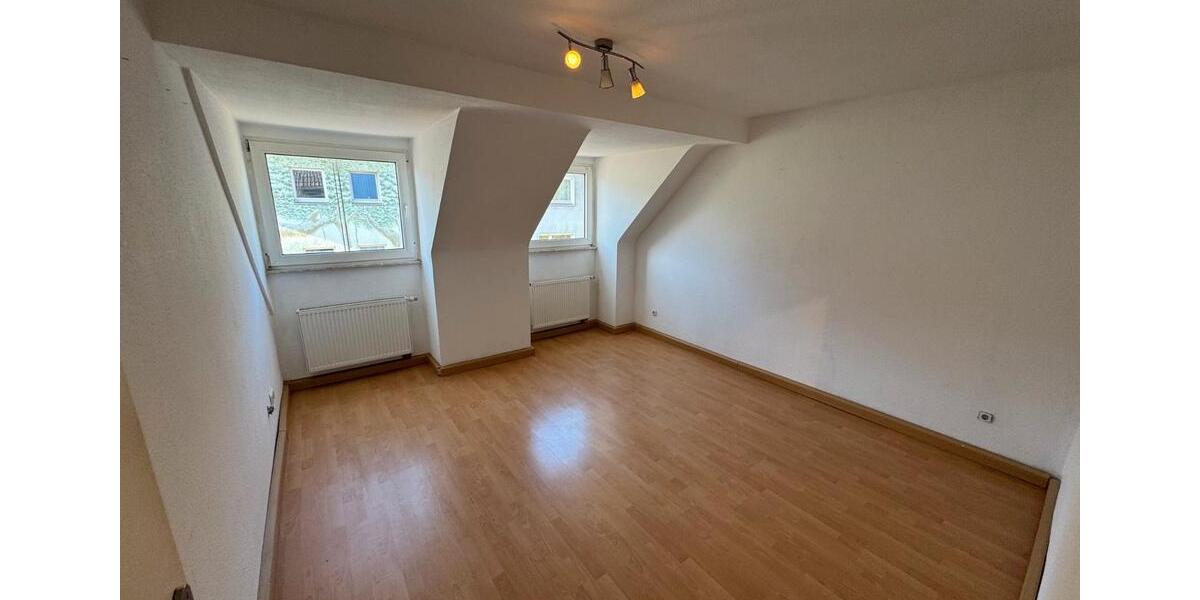 Dachgeschoßwohnung Essen Südviertel - 5 Zimmer, 117 m&sup2;, 1.150&euro; | Angebot:26696762