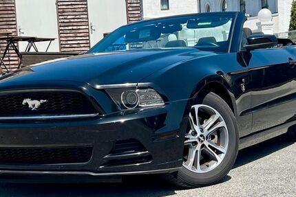 Ford Mustang 147.600 km 11.450 &euro; Gelsenkirchen 45884