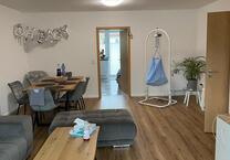 Großzügige Wohnung mit 3 SchlafZimmern, Balkon und Stellplatz