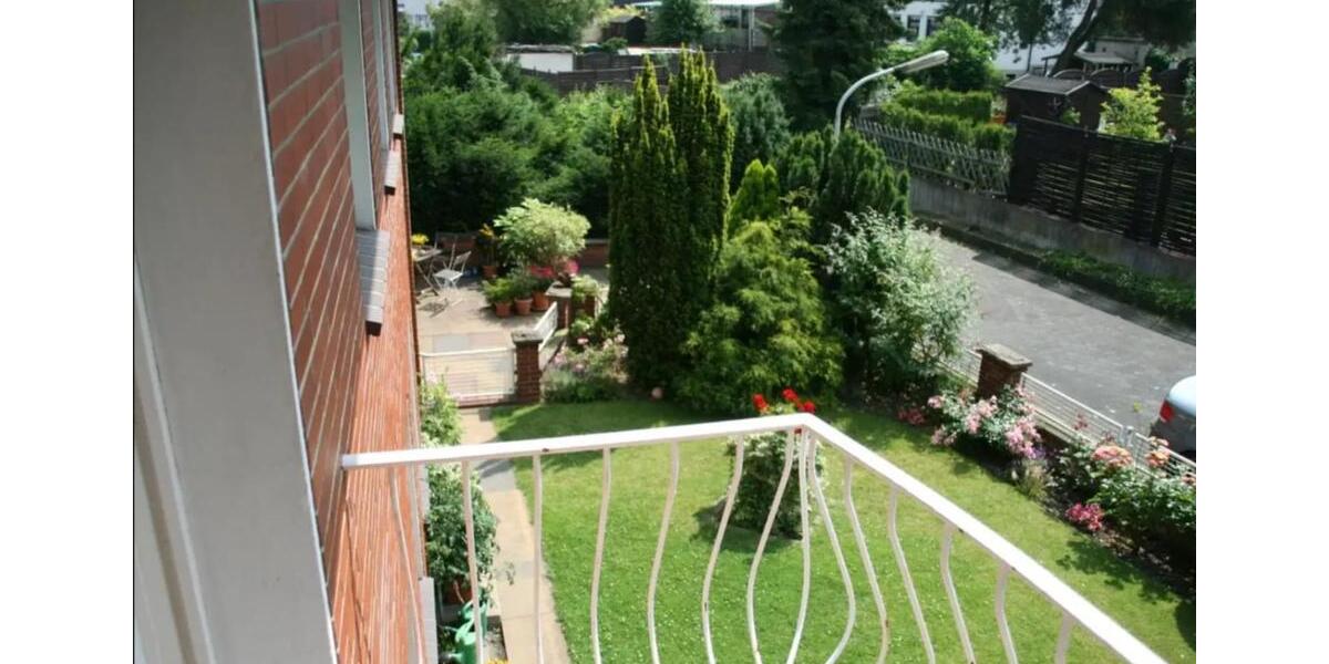 Wohnhaus mit aktuell zwei Wohnungen, einem Gästezimmer und Keller zimmer