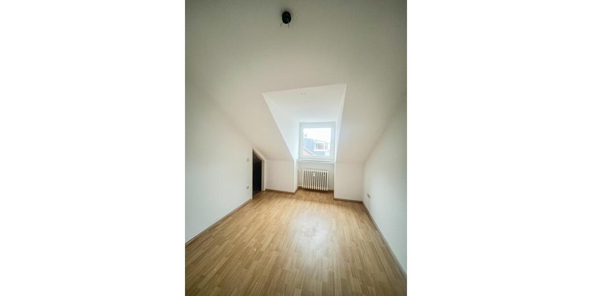 Dachgeschoßwohnung Oberhausen Osterfeld - 4 Zimmer, 63 m&sup2;, 567&euro; | Angebot:26231139