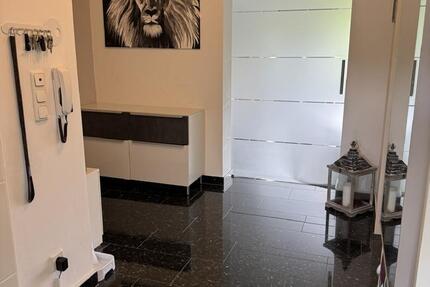 Gehobene Eigentumswohnung nahe Erlbruchpark mit Balkon und Garage 2 zimmer