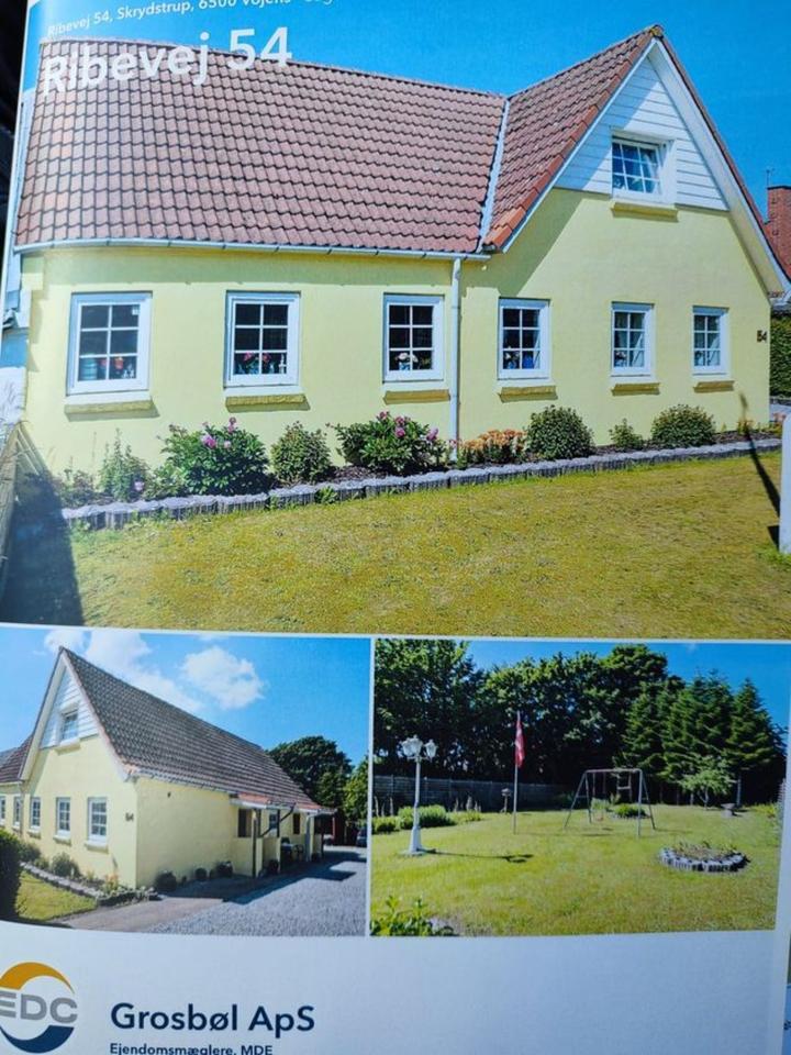 Schönes Einfamilienhaus mit großem Grunstück und Carport in DK