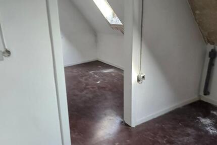 Lagerplatz in einer Mansade zimmer